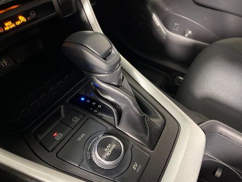 Certified 2024 Toyota RAV4 LE AWD/4WD image 22