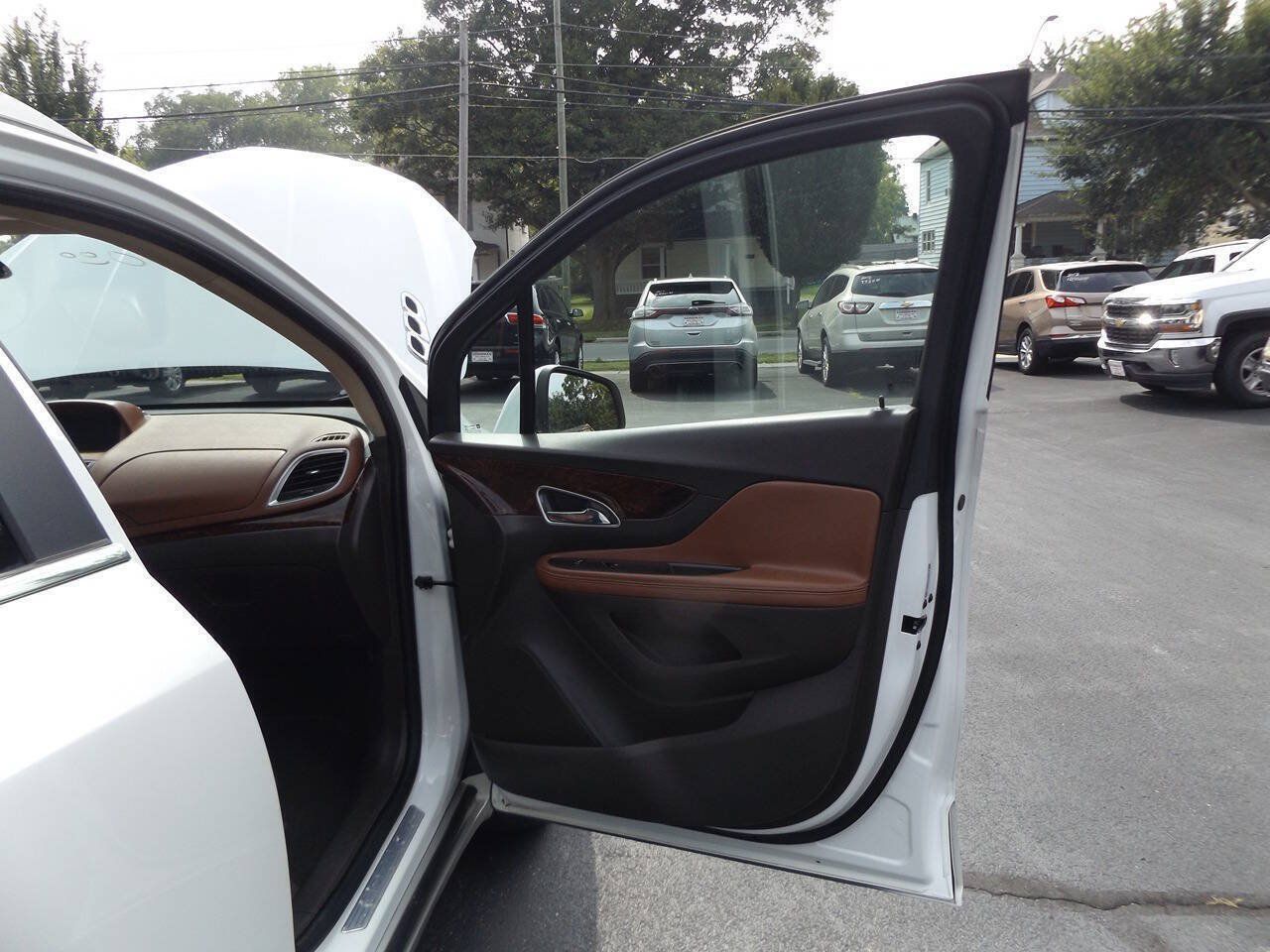 Used 2015 Buick Encore Leather AWD/4WD image 27