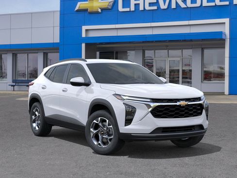New 2025 Chevrolet Trax LT w/ Driver Confidence Package image 10