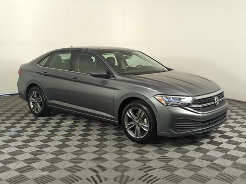 Used 2024 Volkswagen Jetta SE FWD image 8