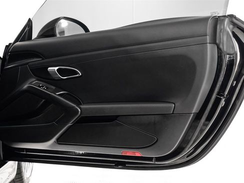 Used 2015 Porsche Cayman image 37