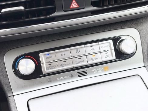 Used 2023 Hyundai Kona SEL image 15