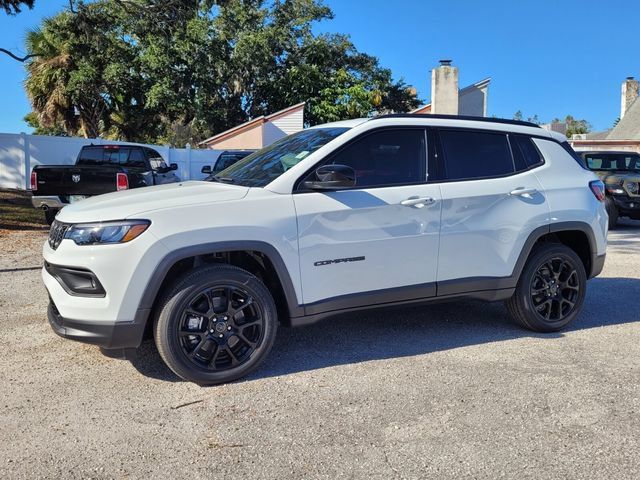 Used 2026 Jeep Compass Latitude AWD/4WD image 3