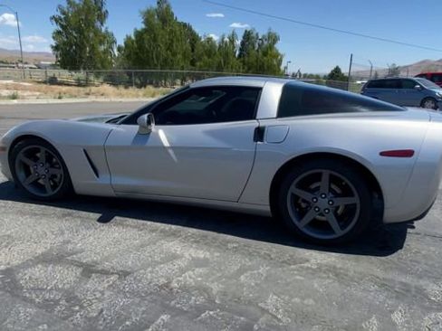 Used 2006 Chevrolet Corvette Coupe w/ Preferred Equipment Group RWD image 6