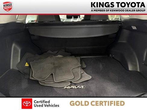 Used 2021 Toyota RAV4 XLE w/ Convenience Package AWD/4WD image 16