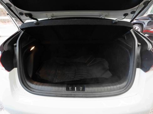 Used 2019 Hyundai Veloster 2.0 Premium image 27