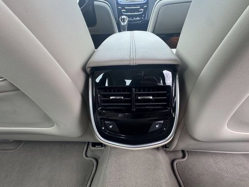 Used 2017 Cadillac XTS Luxury image 12