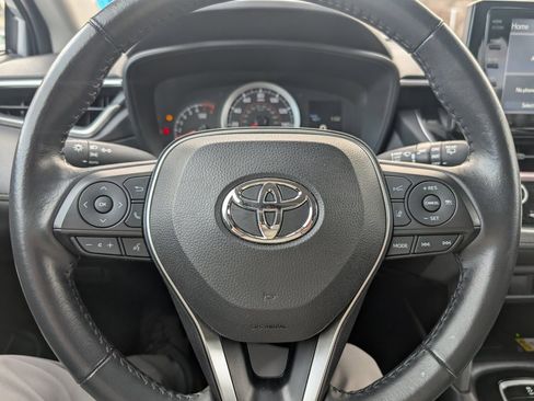 Used 2022 Toyota Corolla Cross LE image 23