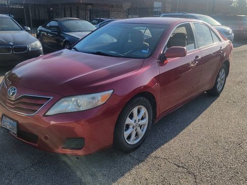 Used 2010 Toyota Camry LE FWD image 1
