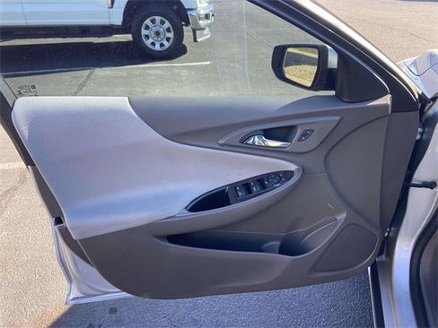 Used 2022 Chevrolet Malibu LS w/ Driver Confidence Package II image 12