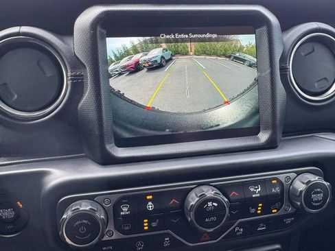 Used 2021 Jeep Wrangler Unlimited Sahara image 21