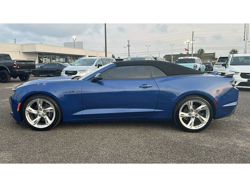 Used 2021 Chevrolet Camaro LT RWD image 2