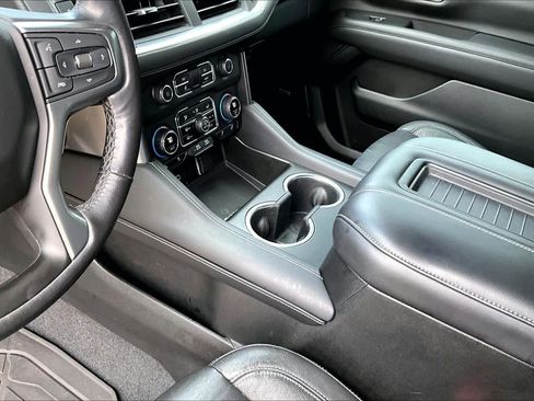 Used 2021 Chevrolet Tahoe Z71 w/ Z71 Signature Package AWD/4WD image 16