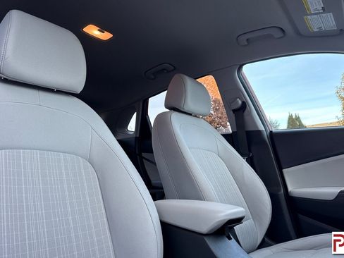 Used 2022 Hyundai Kona SEL image 19