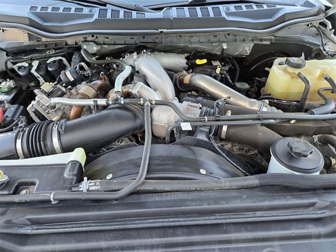 Used 2021 Ford F250 Platinum image 34