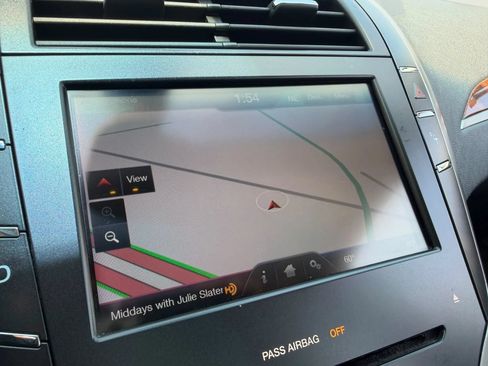 Used 2013 Lincoln MKZ FWD image 16