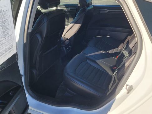 Used 2015 Ford Fusion SE w/ Equipment Group 202A FWD image 25