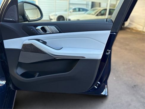 New 2026 BMW X7 xDrive40i image 27