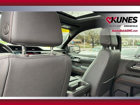 Used 2025 GMC Sierra 1500 AT4 w/ Technology Package AWD/4WD image 34