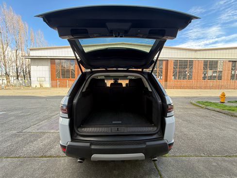 Used 2017 Land Rover Range Rover Sport HSE image 34