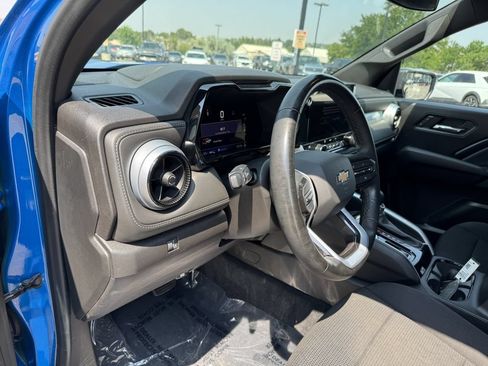 Used 2023 Chevrolet Colorado LT AWD/4WD image 18