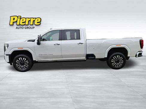 Used 2024 GMC Sierra 3500 Denali Ultimate AWD/4WD image 2