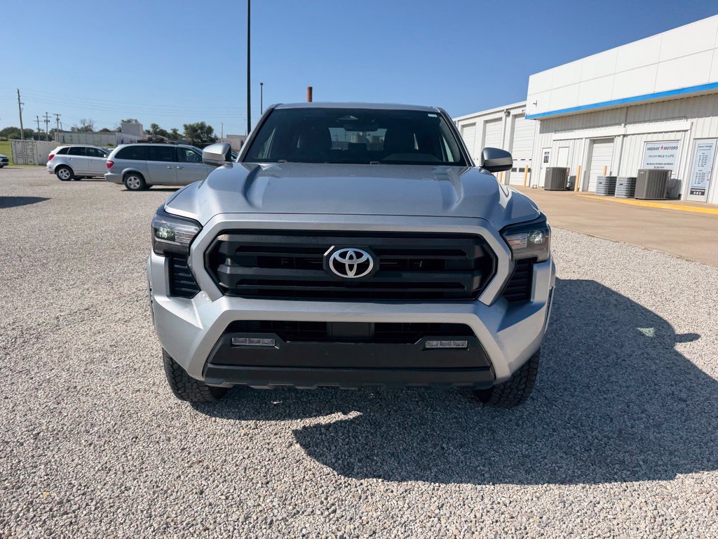 Used 2024 Toyota Tacoma SR5 AWD/4WD image 8