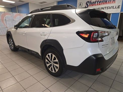 Used 2024 Subaru Outback Premium image 6