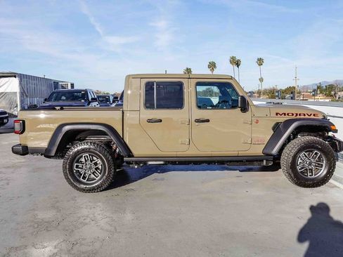 New 2026 Jeep Gladiator Mojave image 13