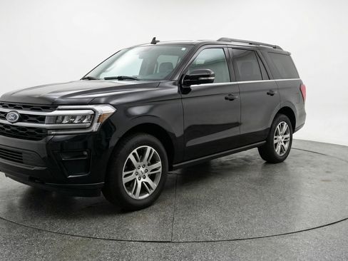 Used 2024 Ford Expedition Max Limited image 3