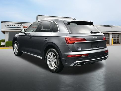 Used 2022 Audi Q5 2.0T Premium w/ Convenience Package AWD/4WD image 3