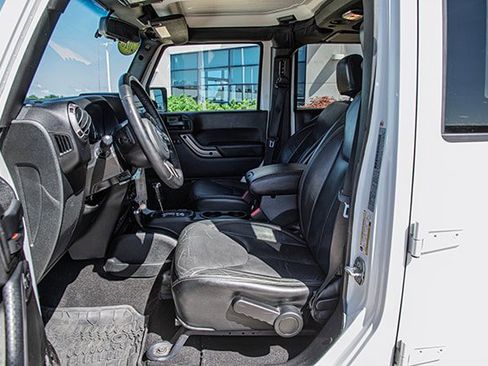 Used 2018 Jeep Wrangler Unlimited Sahara image 13