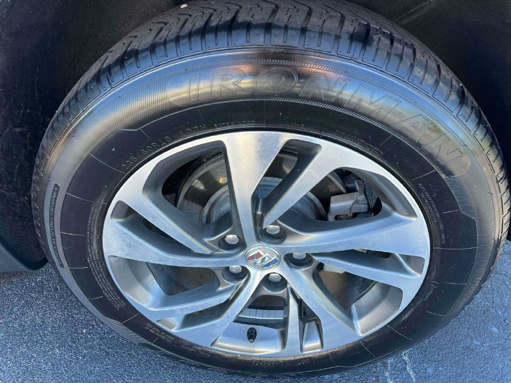 Used 2023 Buick Envision Essence FWD image 11