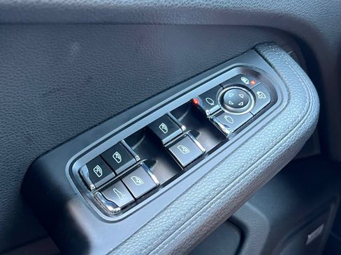 Certified 2019 Porsche Macan S AWD/4WD image 31