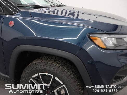 New 2026 Jeep Compass Trailhawk w/ Sun, Sound & Navigation Group AWD/4WD image 23