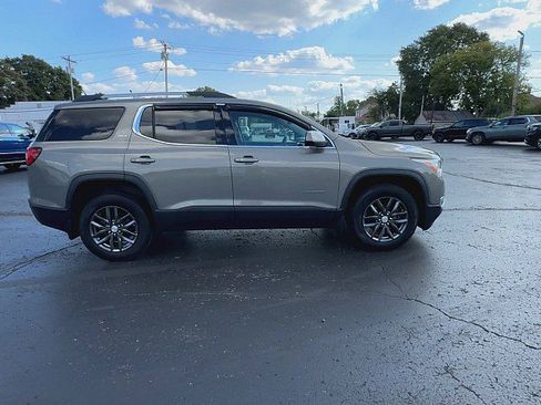 Certified 2019 GMC Acadia SLT image 9