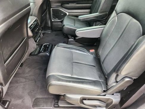 Used 2024 Jeep Wagoneer Series III AWD/4WD image 30