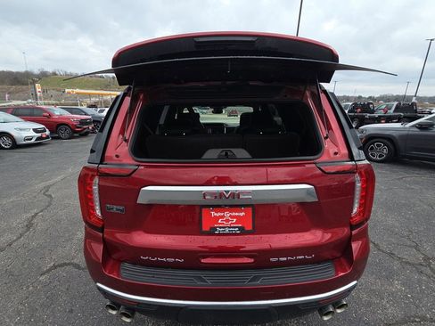 Used 2023 GMC Yukon Denali w/ Denali Reserve Package image 37