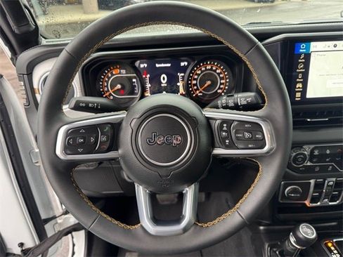 Used 2024 Jeep Wrangler Sahara image 20