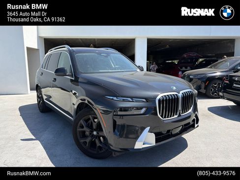 Used 2024 BMW X7 xDrive40i w/ Parking Assistance Package AWD/4WD image 1