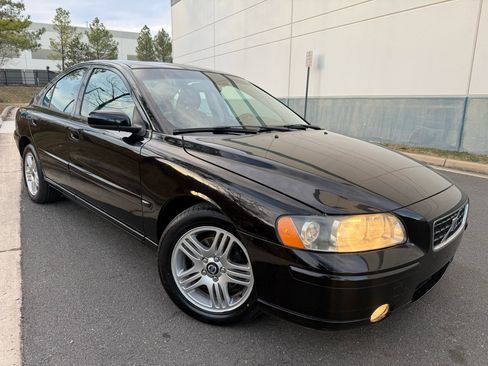 Used 2005 Volvo S60 2.5T image 1