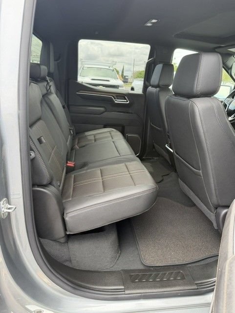 Used 2026 Chevrolet Silverado 1500 High Country w/ Technology Package AWD/4WD image 19