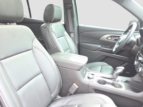 Used 2023 Chevrolet Traverse Premier w/ Redline Edition FWD image 19