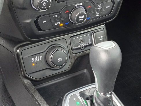 Certified 2023 Jeep Renegade Latitude image 24