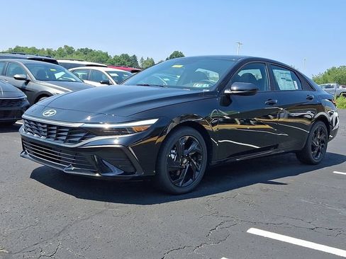 New 2026 Hyundai Elantra SEL Sport FWD image 2