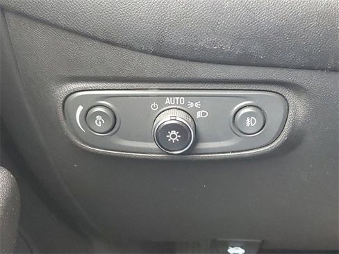 Used 2021 Chevrolet Equinox LT image 10