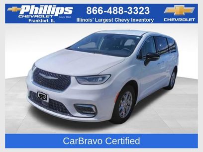 Used 2024 Chrysler Pacifica Touring-L