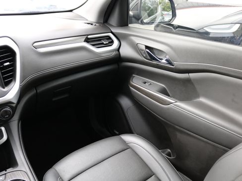 Used 2023 GMC Acadia SLT image 24