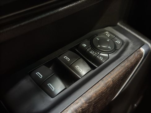 Used 2022 GMC Sierra 3500 Denali AWD/4WD image 39