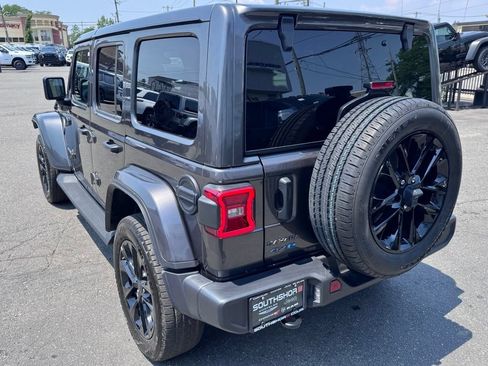 Used 2025 Jeep Wrangler Unlimited Sahara AWD/4WD image 5